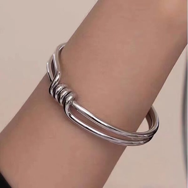 European And American Minimal Art Knotted Bracelet - Image 3